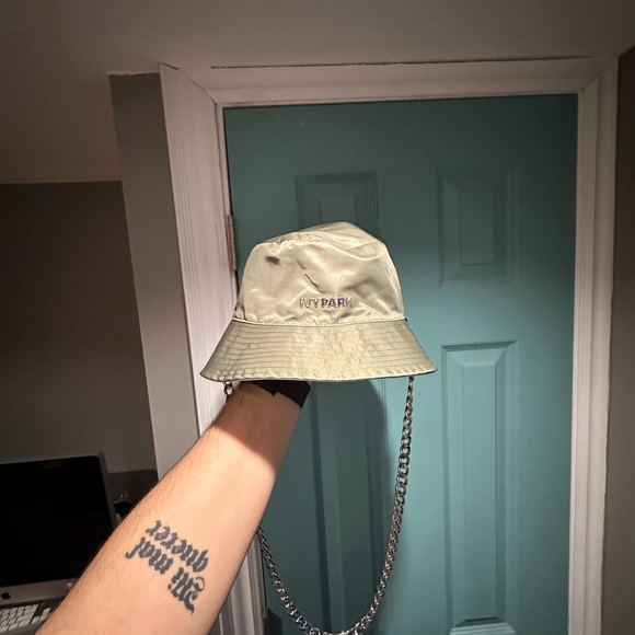 IVY PARK X ADIDAS green/chrome doubled side bucket hat - Picture 7 of 9